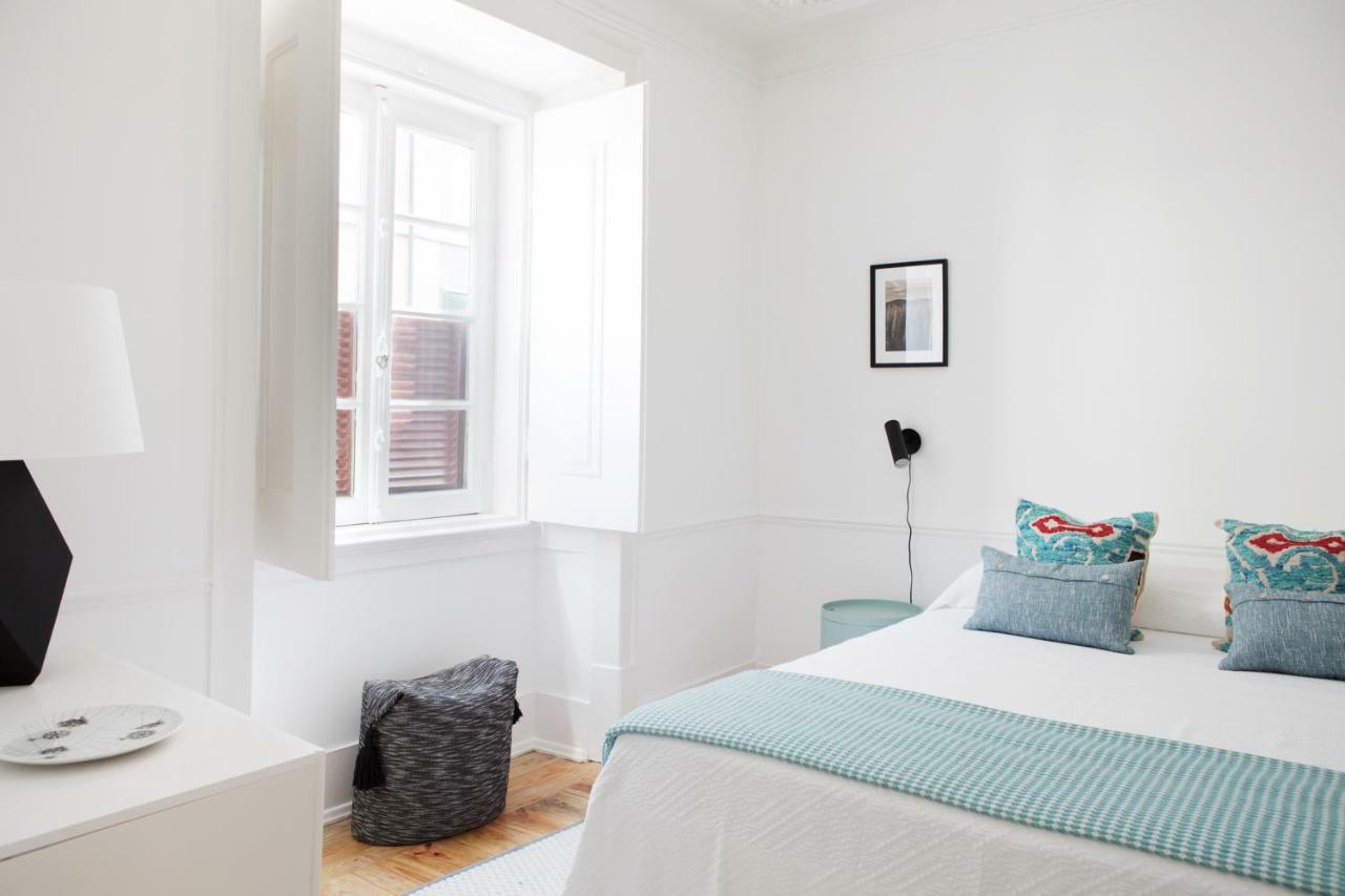 Renovated Charming Apartment With Terrace In Lapa Lisbon Exterior photo