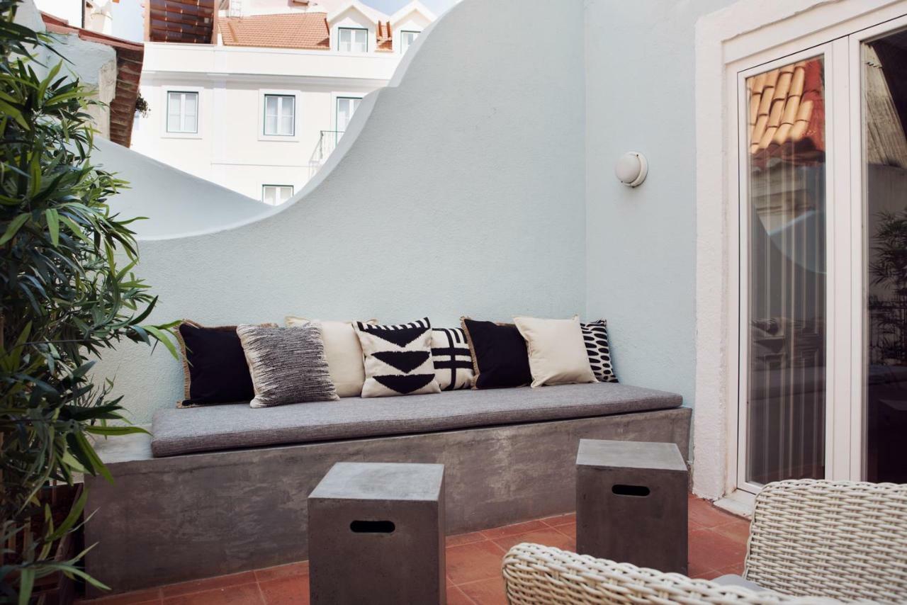 Renovated Charming Apartment With Terrace In Lapa Lisbon Exterior photo